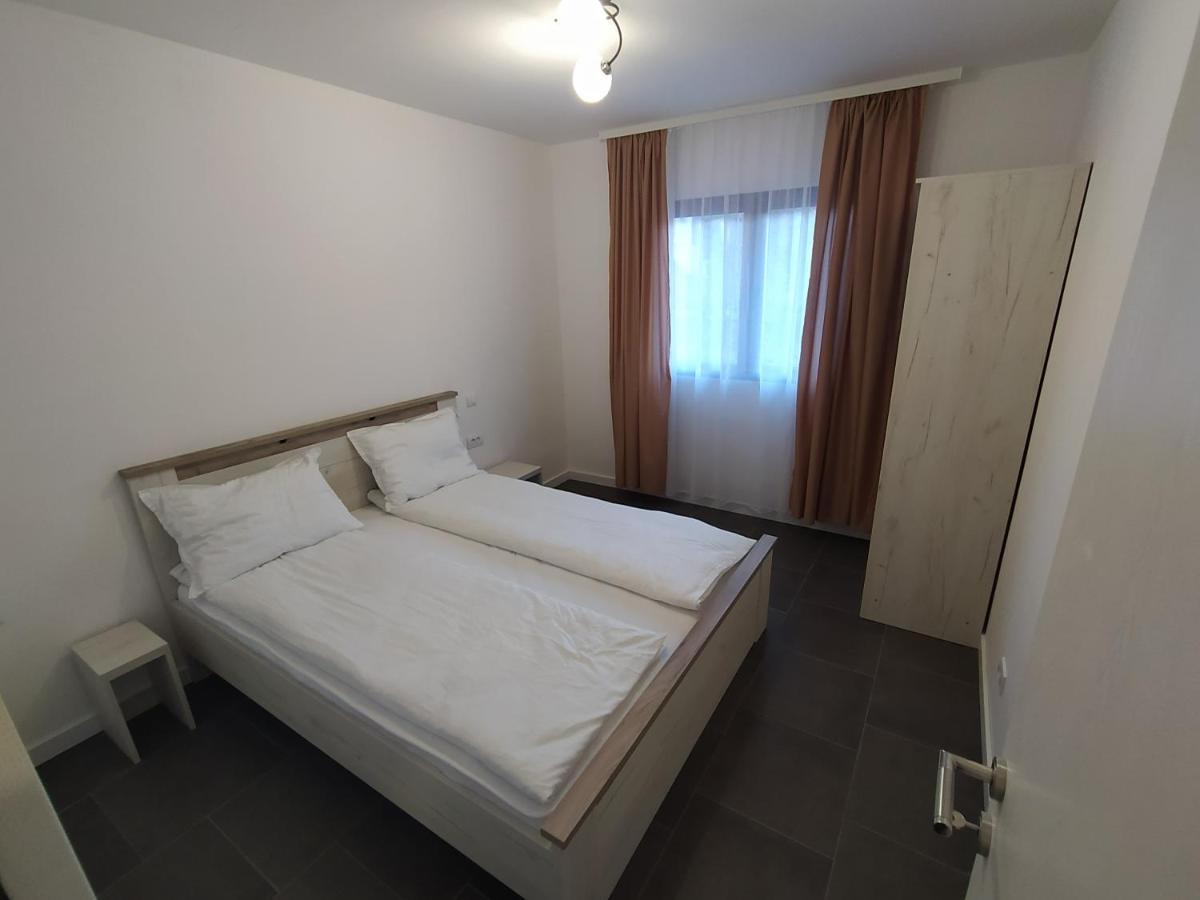 Domacinstvo Kod Gere Bed & Breakfast Crni Vrh Exterior photo