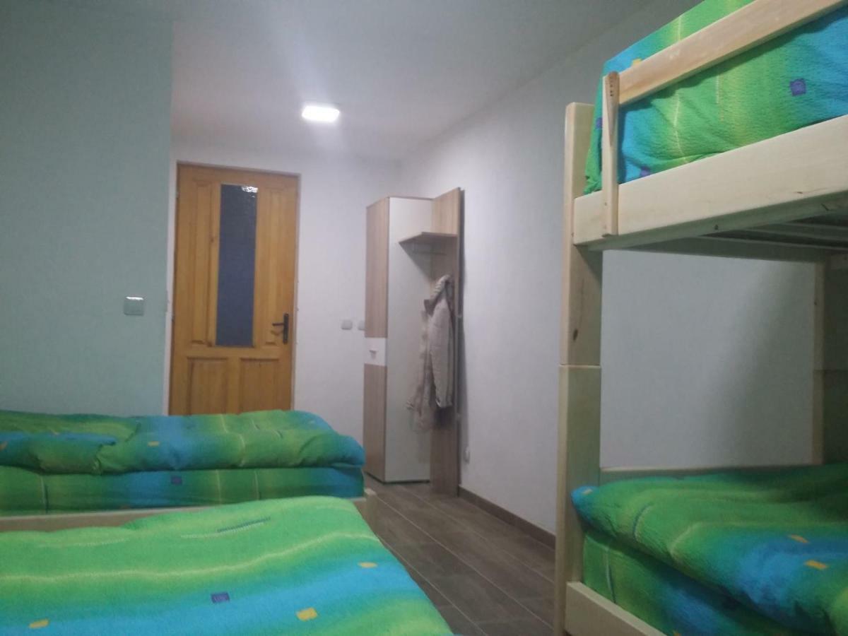 Domacinstvo Kod Gere Bed & Breakfast Crni Vrh Exterior photo